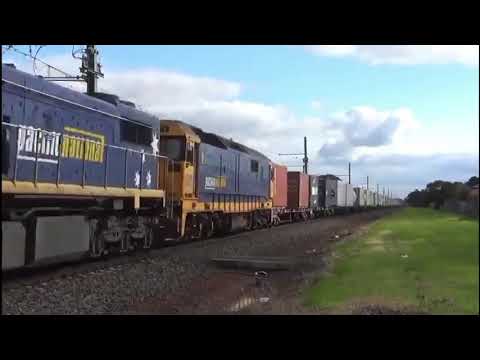 X48 8115 on 7904V in hoppers crossing