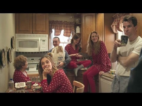 The Fitzgerald Family Christmas (Clip 'This Is Mom's Talk')