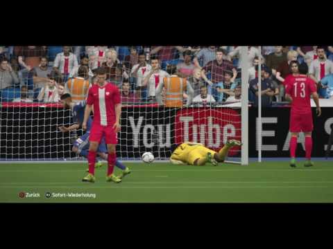 FIFA 16 Verkehrte Welt: Crouch (2,01m) flankt,Kopfball Insignie (1,63m)