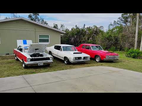 64 Savoy 426 cross ram Hemi and 67 Barracuda 505 stroker, the Barker Bros, make their exit 😎💯🏁🔥