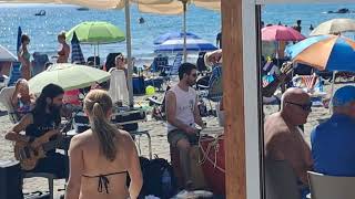 Guitarra en la playa