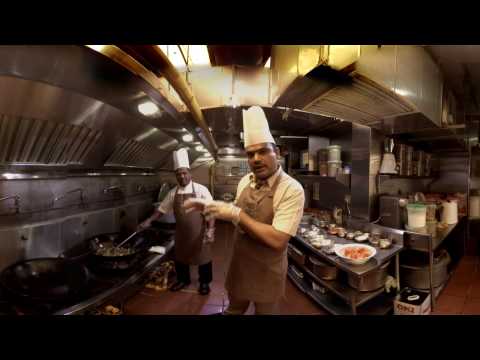 Como preparar o curry de cabeça de peixe de Cingapura / Vídeo em 360 graus / Parte 1/4