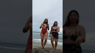 bikini TikTok be like...