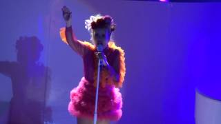 Paloma Faith - Leave While I&#39;m Not Looking - York Barbican 1st November 2014