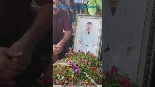 Download lagu Rano's tears broke at Koh Ahong's cemetery mp3