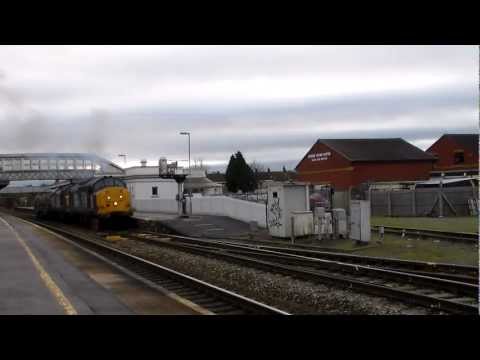 37667 and 37611 departs Bridgwater with 6M67 on 3rd January 2013.