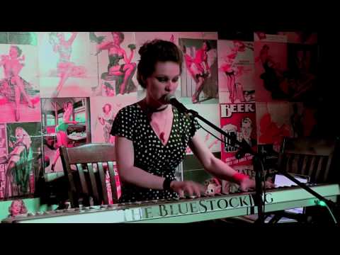 The BlueStocking - Gloomy girl (live @ Tema-bar)