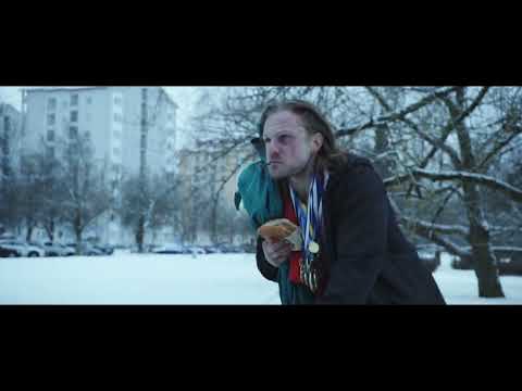 LAITAPUOLEN HYÖKKÄÄJÄ – Mihin mä nää pokaalit sitten laitan?