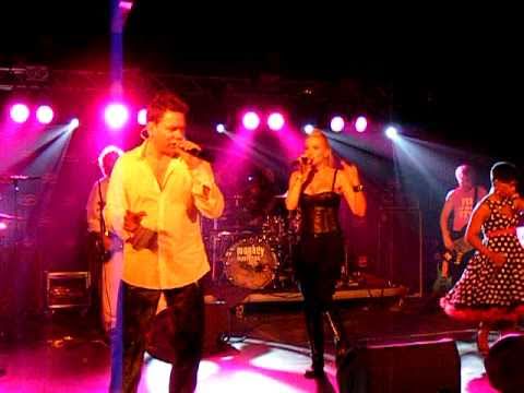 Monkey Business feat. Dara Rolins- Slim Jim (MGD 2010)