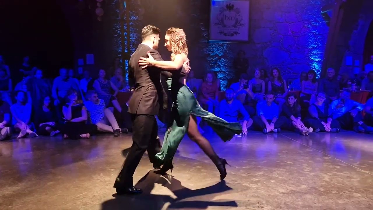 Alex Moncada e Martina Waldman no Milongueros All Aboard em 27/11/22. - 2/3