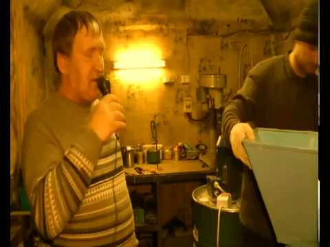 Зернодробилка Ураган-5К в работе.