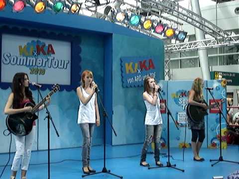 Orchester in mir Saphir Unplugged & Live bei der Kika Sommer Tour 2010 im Düsseldorfer Airport