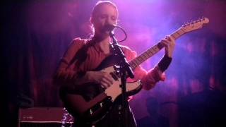 Anna Calvi - The Devil (14/10/11 live at Tavastia)