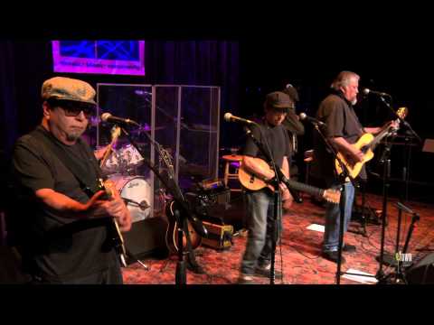 Los Lobos- "Luz De Mi Vida" (eTown webisode #632)