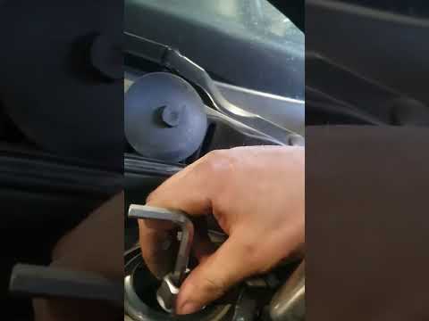 Wymiana  poduszki i łożyska amortyzatora bez demontażu amortyzatora. Bora Golf Fabia Octavia Passat.