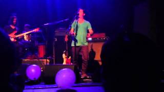 Isaac Brock needs therapy, maybe? [Modest Mouse @ Rialto Theater in Tucson, AZ 4/13/2013]