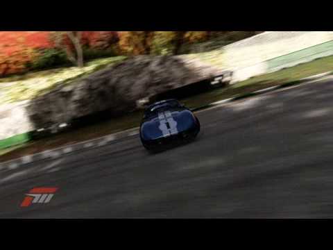 Pulling off a high-speed 360 spin in a Shelby Daytona in Forza 4