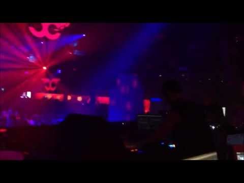 Dubfire plays "Dema - Framing" @ Space - Ibiza