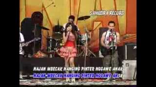 Download lagu Dian marshanda - Inting inting es mp3 Download lagu Dian marshanda - Inting inting es mp3