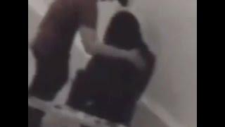 Download lagu Kantoi Berasmaradana Di Tangga (CCTV) mp3 Download lagu Kantoi Berasmaradana Di Tangga (CCTV) mp3