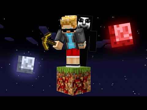 Surviving One Block With Every Horror Mod