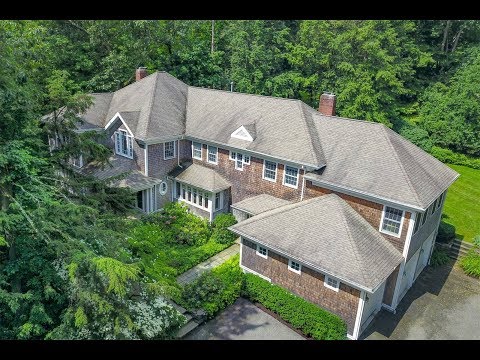 Classic Colonial-Inspired Estate in Winchester, Massachusetts | Sotheby's International Realty