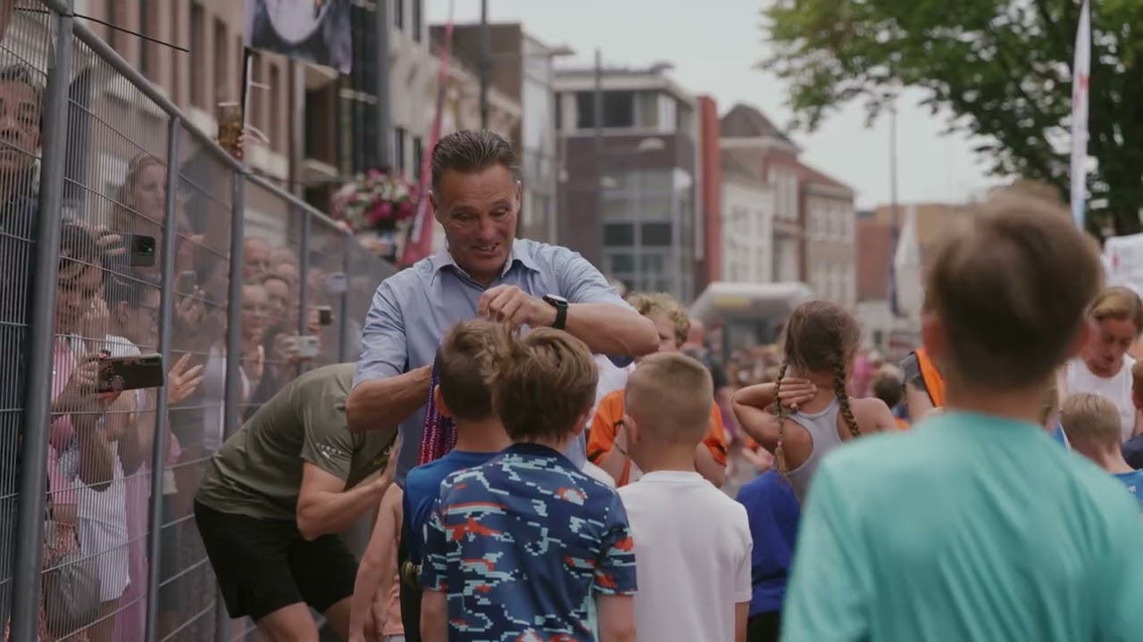 Bekijk eens onze sfeerfilm <br><span>En ervaar de gezellige ambiance!</span>