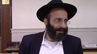 מתי צריך לענות ברוך הוא וברוך שמו ומתי לא? (הרב אלחנן משה נחמנסון) - התמונה מוצגת ישירות מתוך אתר האינטרנט יוטיוב. זכויות היוצרים בתמונה שייכות ליוצרה. קישור קרדיט למקור התוכן נמצא בתוך דף הסרטון