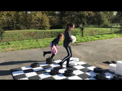 Vidéo du jeu de dames géant