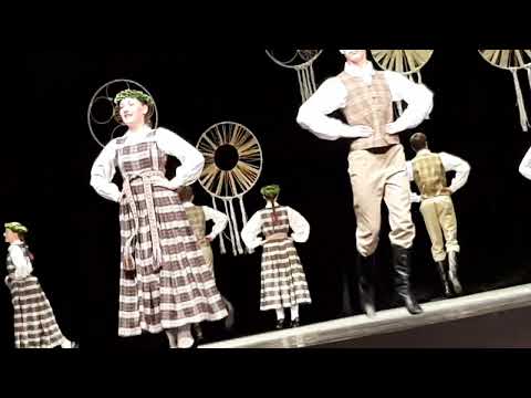 TŪGADIŅŠ PRIEKUĻU KULTŪRAS NAMĀ DEJU KOLEKTĪVS TŪGADIŅŠ vadītāja Rudīte JURCIŅA un Mārtiņš jurciņš