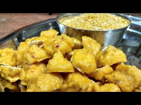(दादी की रेसिपी)Dhoop mein sukha Kar banai jane wali moong badiya/moong daal badi recipe Video