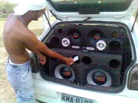 Quebrando CD...Alto falante Tornado