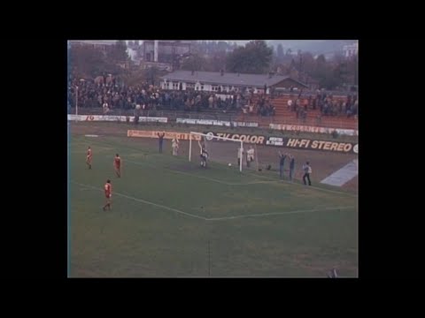 Dragan Pantelić daje gol golmanu Veleža Enveru Mariću