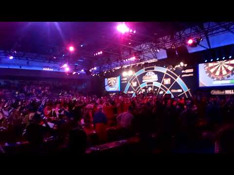 Ally Pally '21 Stand up if you love the darts