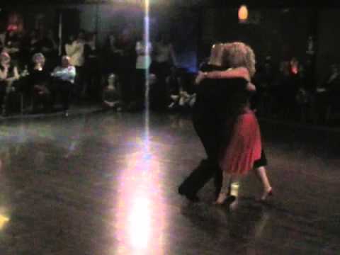 Jorge Firpo e Lora Capodaglio Vals.wmv