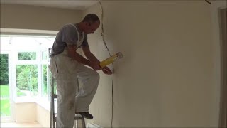 How to Fix Cracks in Ceilings and Walls