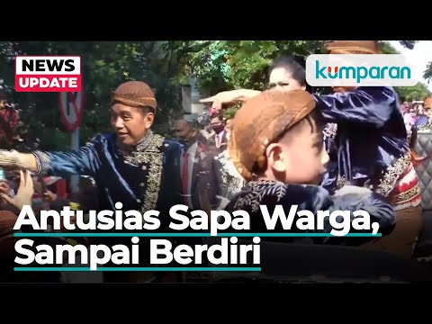 Momen Jokowi dan Kaesang Bagikan Suvenir ke Warga Solo