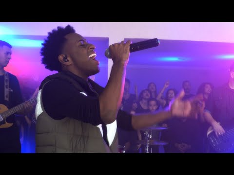 MATHEUS FERREIRA - JESUS É SUFICIENTE (CLIPE OFICIAL )