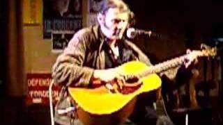 Malcolm Holcombe - A Far Cry From Here (Live)