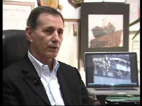 20 VJET NGA EKSODI DRAMA SHQIPTARE E GUSHTIT 1991 NE BRIGJET ITALIANE LAJM