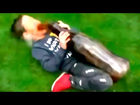 1h try not to laugh challenge