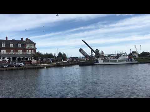Norfolk Broads Entering Mutford Lock from Oulton Broad boat boating Elysian 27
