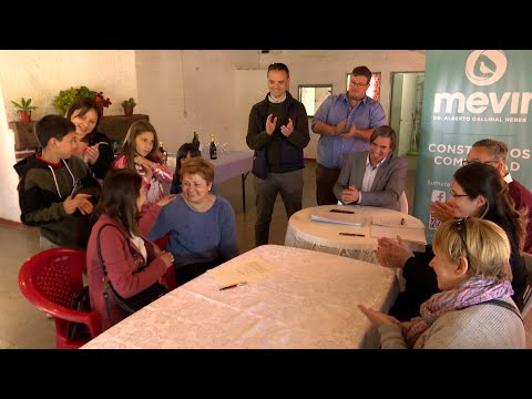 Ceremonia de escritura de viviendas de Mevir en Colonia