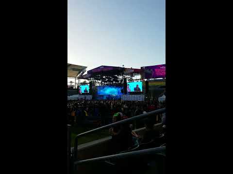 MACHINE GUN KELLY AND HAILEE STEINFELD - AT MY BEST  (LIVE AT WANGO TANGO 2017)