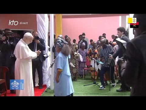 Visite du pape #LéonXIV à la Maison d’accueil pour personnes âgées à Saurimo #PapeenAngola