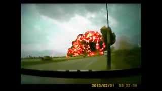 preview picture of video 'Bagram Airfield Crash (Accidente en el aeropuerto de Bagram Afghanistan 29 abril 2013)'