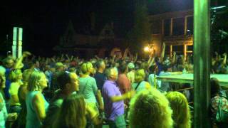 Soul'd Out performing Shout