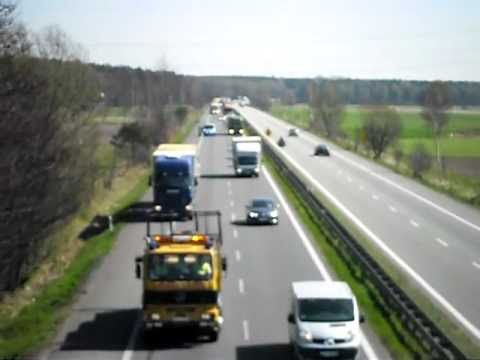 Wypadek na S1 w Tychach  sprzątanie