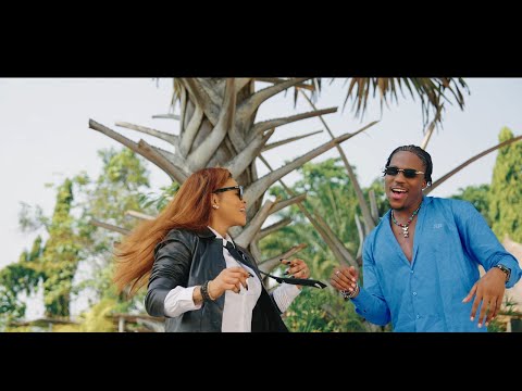 ZEYNAB FT AXEL MERRYL- LAISSE MOI T'AIMER (Clip officiel) - Fekemaprod 2025