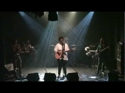 Ellen Oléria e Banda 'Pret.utu' - "Solta na Vida"